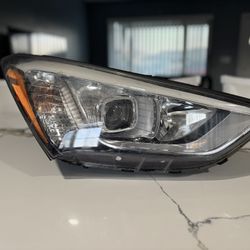 16’-17’ Hyundai Santa Fe Passenger Headlight