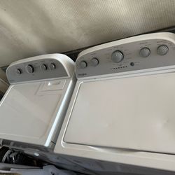 Whirlpool Washer And Dryer Electric Set