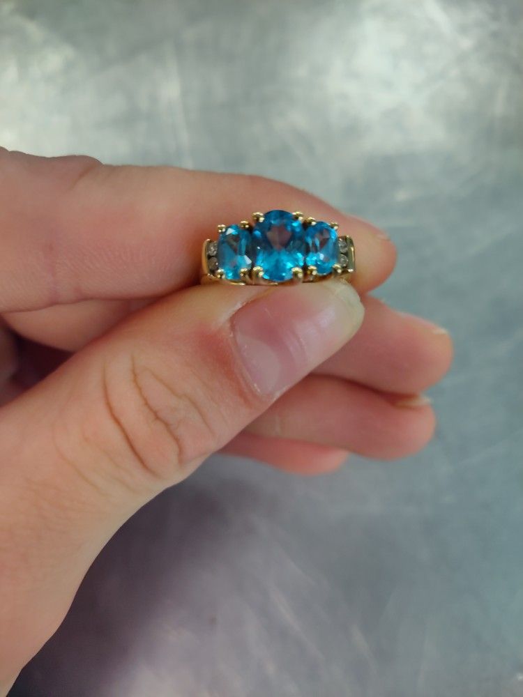 10K Gold, Sapphire, 4 Authentic diamond Ring