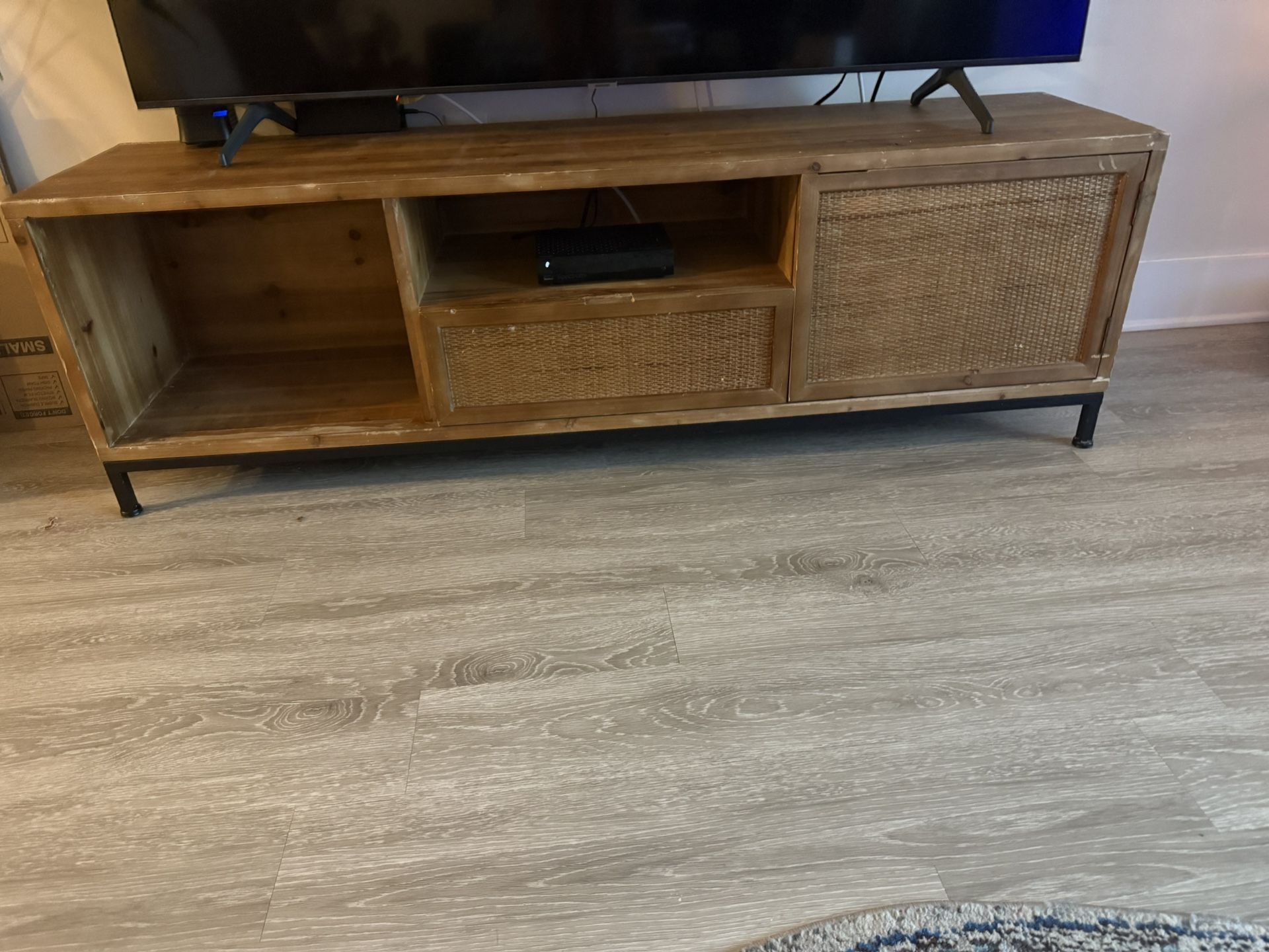 Tv Stand/ Entertainment Center