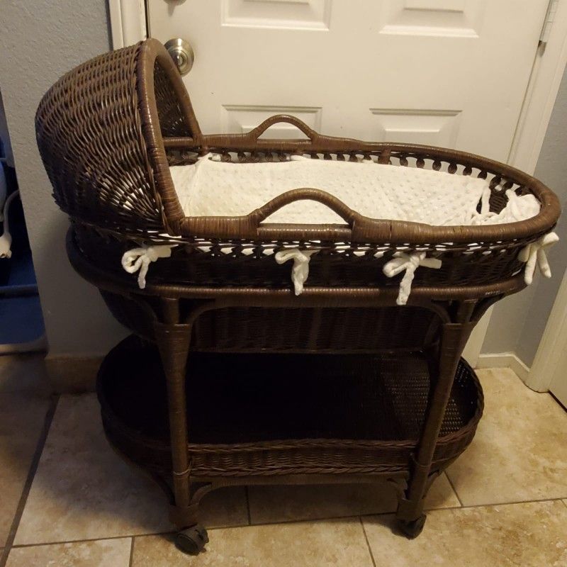 Pottery Barn Dark Brown Wicker for Sale in San Jacinto, CA