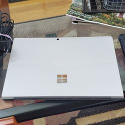 Microsoft Surface Pro 4 2in1 Touchscreen Windows 10 Laptop 