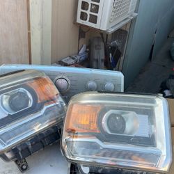Head Lights for 2016, 2020 GMC Sierra HD