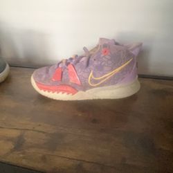 kyrie 7 size 5.5
