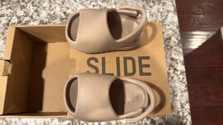 Yeezy slides toddler