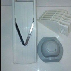 Kitchen Mandolin W/Guard & 5 Extra Slicing Plates