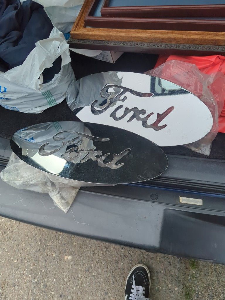 Ford Emblem