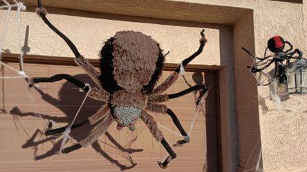 Giant Halloween Spider Decoration