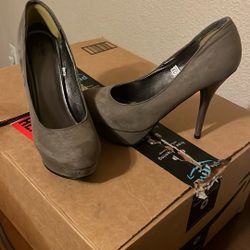 High Heel Pumps Size 7.5 (run Large) 
