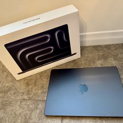 Apple 2024 MacBook Pro 14-inch Space Black / MW2V3LL/A / Model A3112 (Like New!)