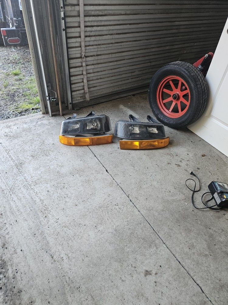 2018 Chevrolet Express Headlights 