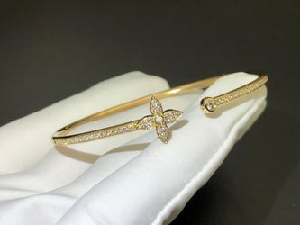 New 18k stainless steel gold comes with dust bag