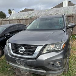 2020 Pathfinder Platinum For Parts 