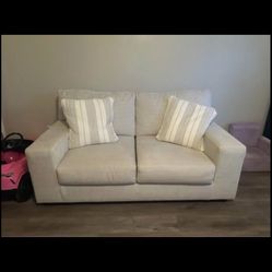 Maggie Sofa Collection