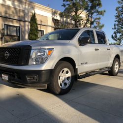 2017 Nissan Titan