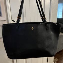 Tory Burch Preowned Tote , Gold Is A Bit Tarnish