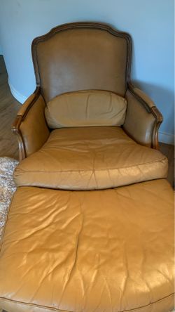 Bloomingdale’s soft leather ottoman