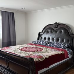CALIFORNIA KING BED