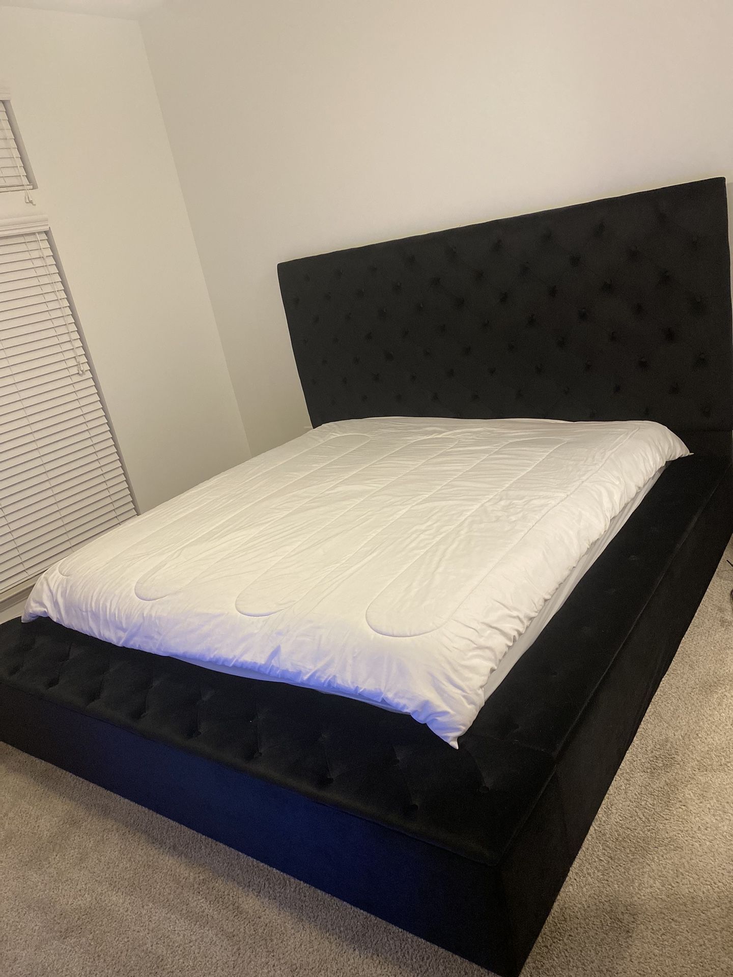 Black King Storage Upholstered Bed-MATTRESS NOT INCLUDED