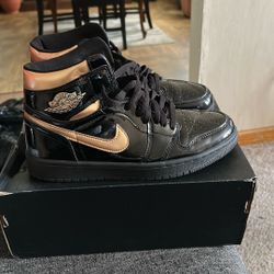 Air Jordan 1 Gold And Black 
