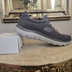 Men's Skechers Memory Foam Lite-Weight Size 9.5 