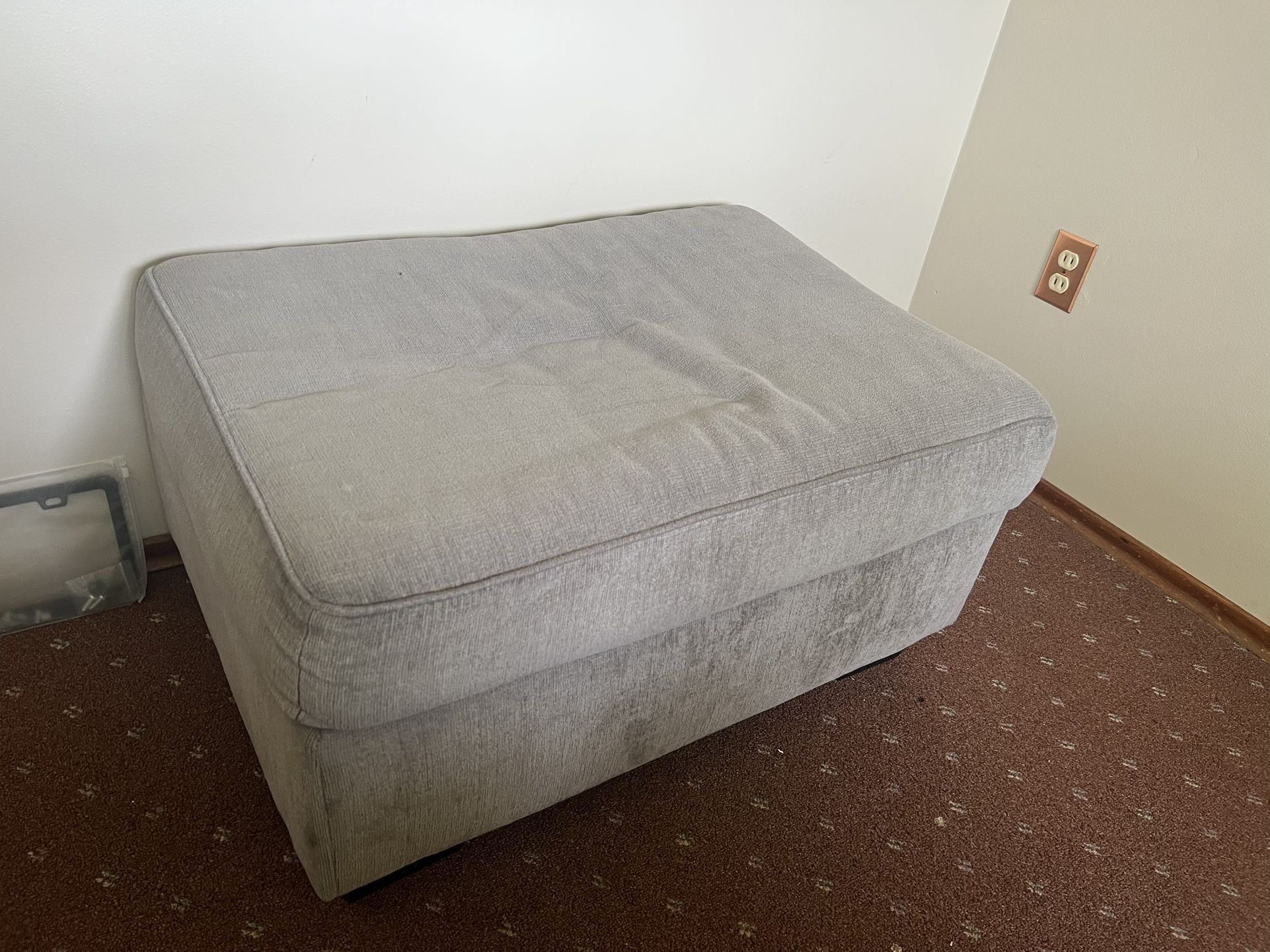 Gray Ottoman (Like New)