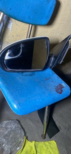 Hyundai Elantra hatchback  right side mirror