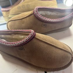 UGG Mens Tasman size  US 11 