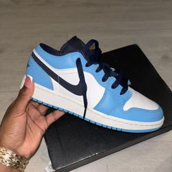 AIR JORDAN 1 LOW white powder blue