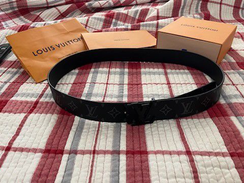 Louis Vuitton Black Checker Belt With Gold Buckle for Sale in San Diego, CA  - OfferUp