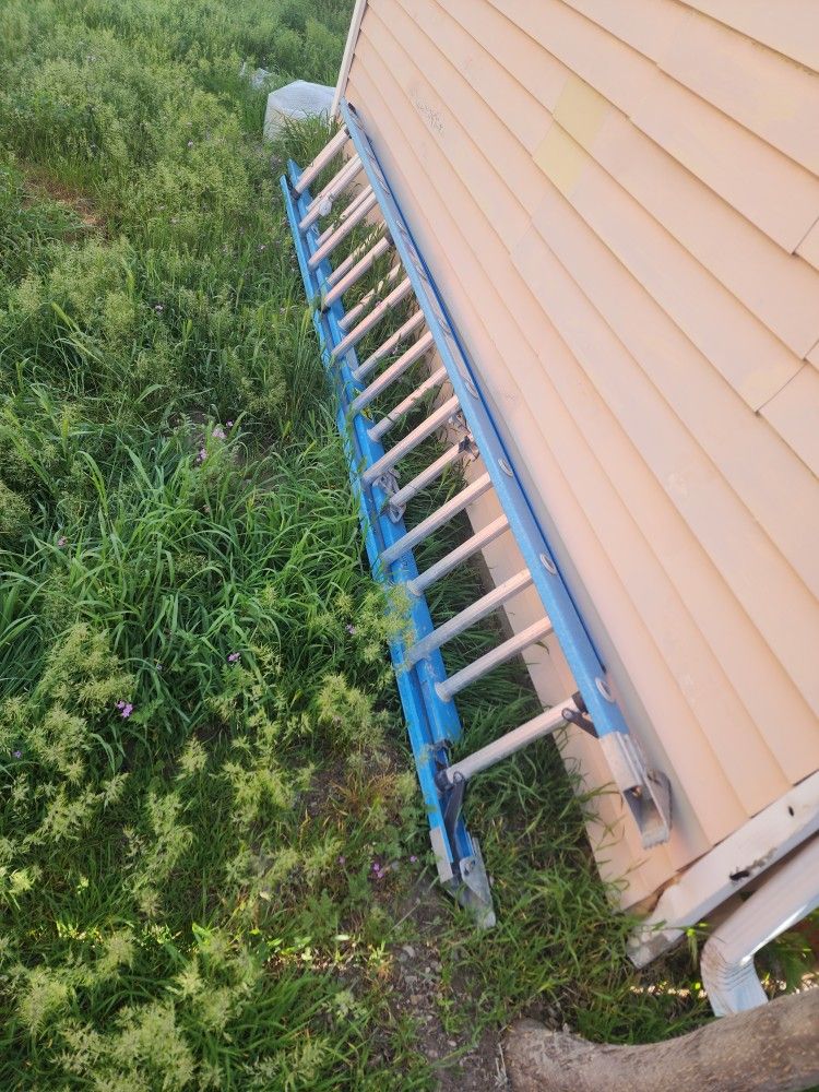 22 F Ladder In Good Condition