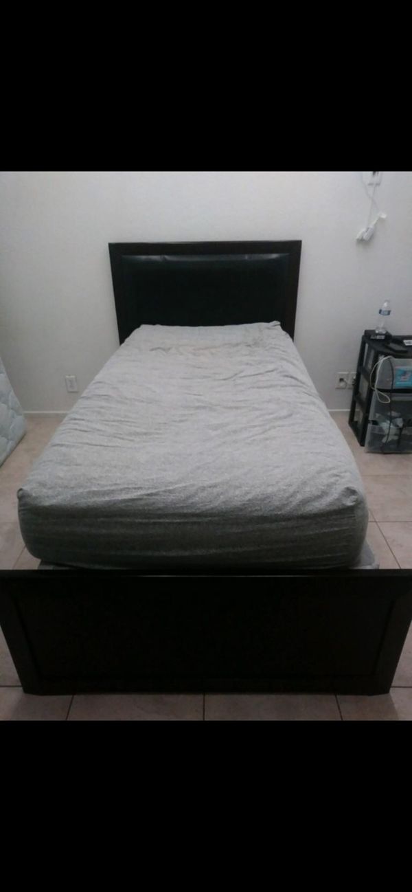 Twin beds and only one of them with mattress used it for couple months