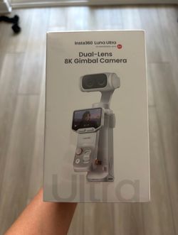 White Insta360 Luna Ultra Creator Bundle