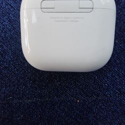 LIKE NEW APPLE AIRPODS 4TH GEN