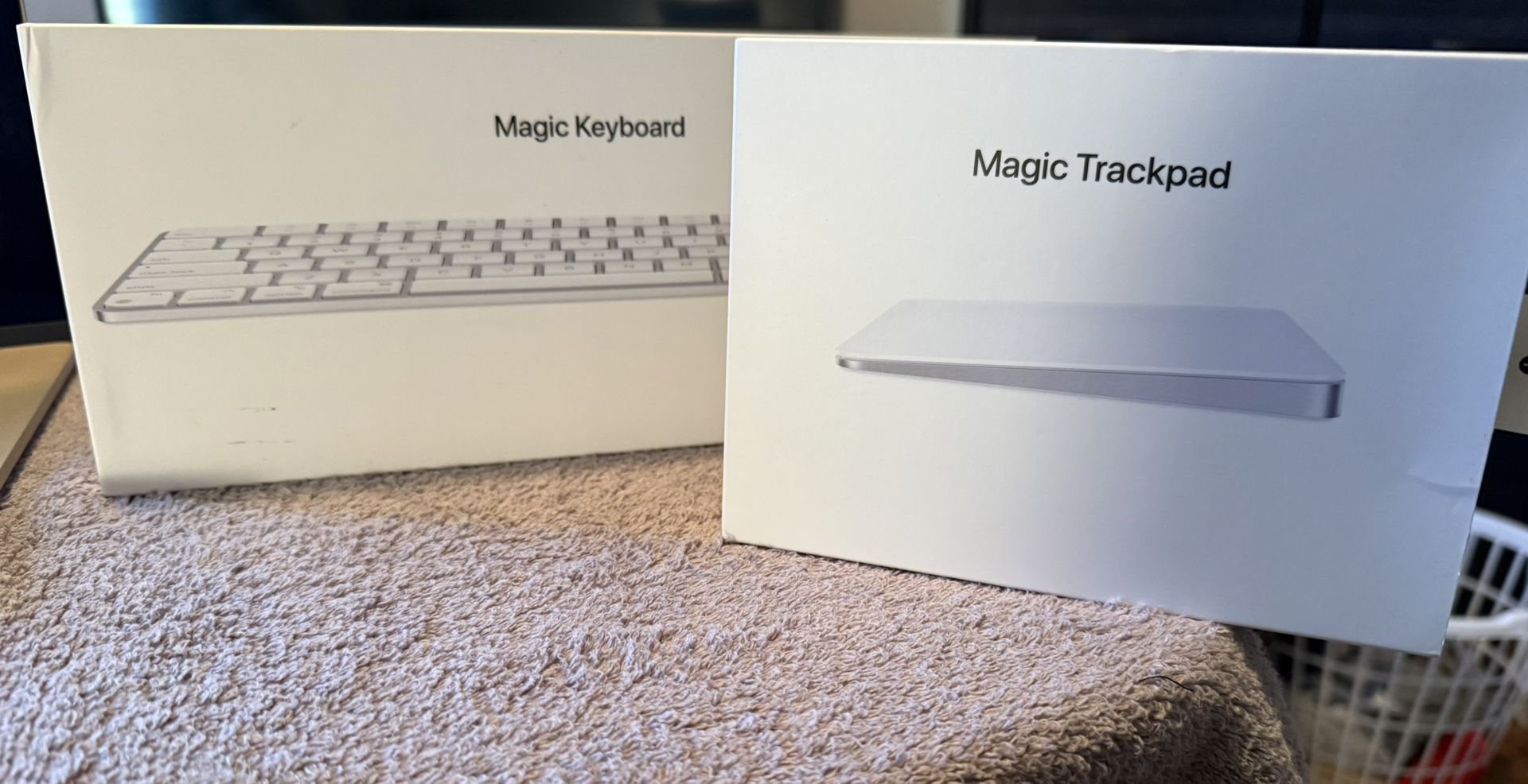 🍏 Apple Magic Keyboard & Magic Trackpad (Excellent Condition)