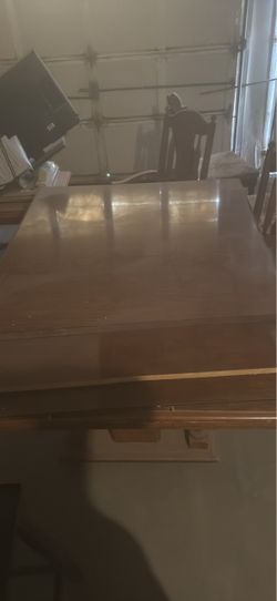 Wood table expandable neigh 6 chairs