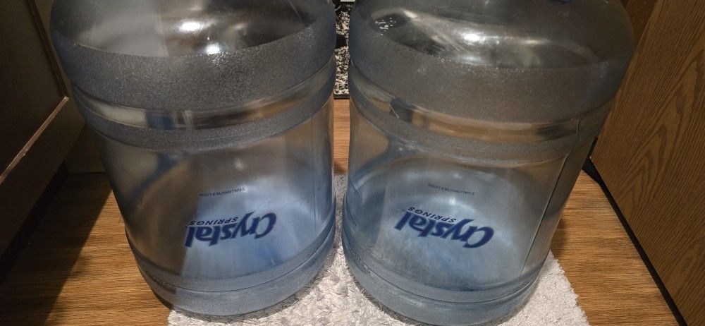 2. 5 Gallons Botteles