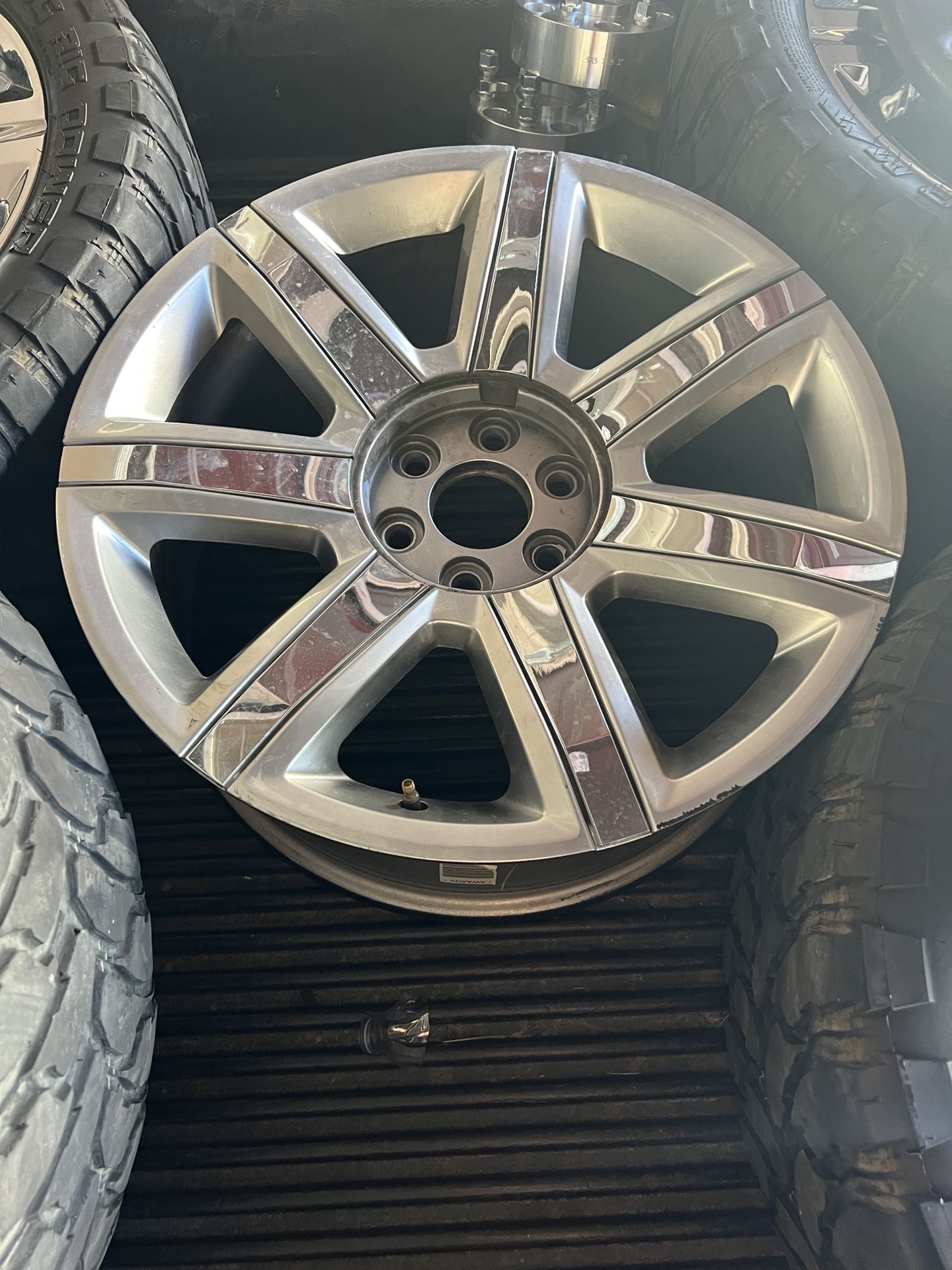 22” Cadillac Escalade Wheel OEM