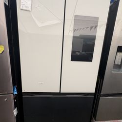 Pre-Owned Samsung Bespoke w/ Family Hub in White Glass & Navy Steel