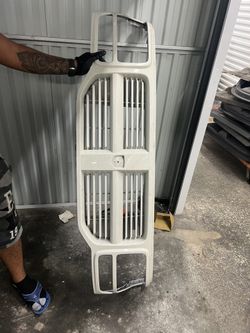 Dodge Nitro Front Grill White 
