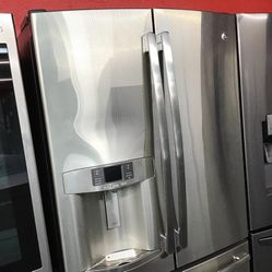 GE 28 Cu Ft Stainless Steel French Door Fridge. 1 year Warranty 