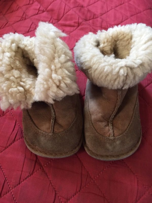Ugg boots toddler size L