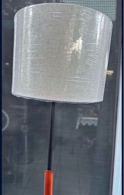 $20Flor Lamp Brown 5’high