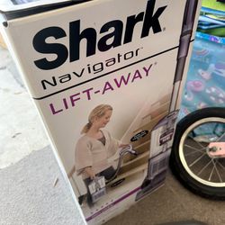 Shark Navigator Lift Away Vacuum Cleaner