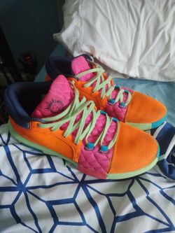 Nike LeBron witness 8