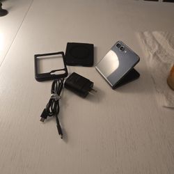 Samsung Galaxy Z Flip 5. 512 GB Unlocked