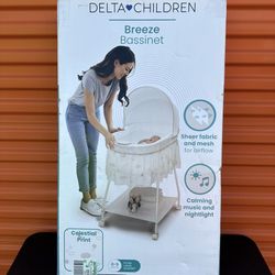 Delta Children Breeze Bassinet
