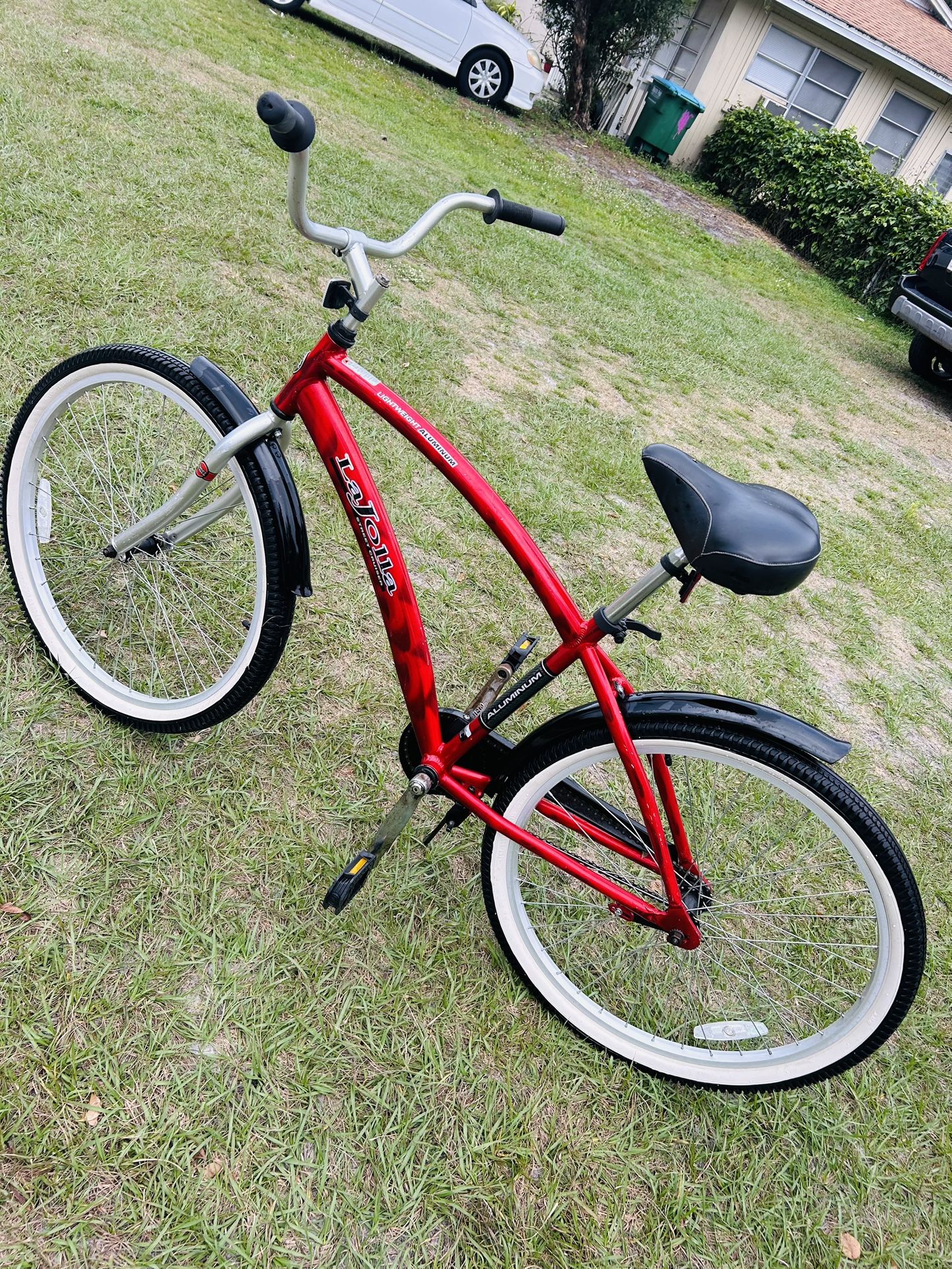 Bicycle The bike is like new 26”