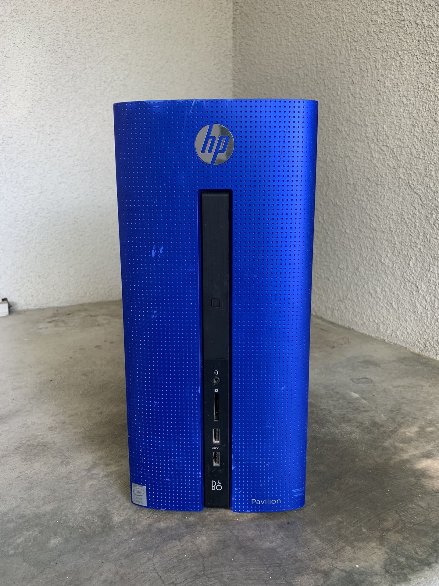 6th Gen HP i7 Windows 11 Tower with 960 GB SSD, 16 GB Ram, and WiFi