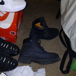 Good Pair Shoes For Sale A Pair Boots Come Quick 